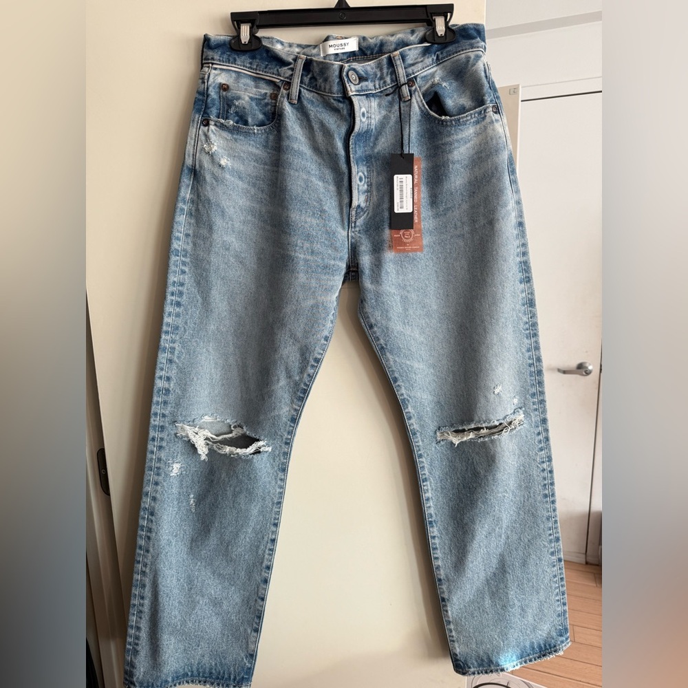 NWT Moussy Vintage  Belmont Straight Jeans sz 28